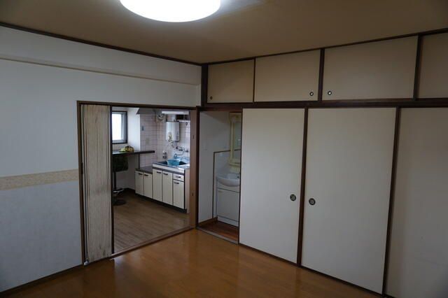 拡大写真:コーポラス井の元 3階302の寝室