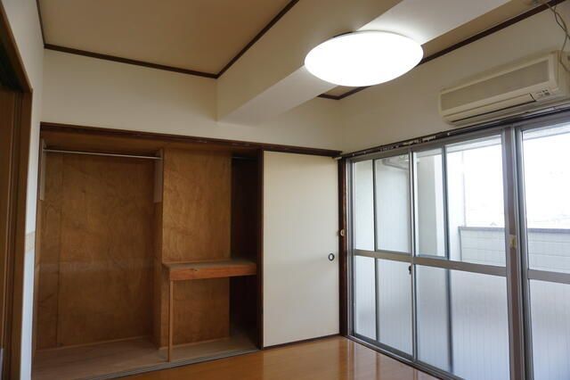 拡大写真:コーポラス井の元 3階302の寝室