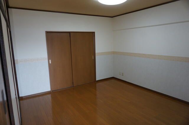 拡大写真:コーポラス井の元 3階302の寝室