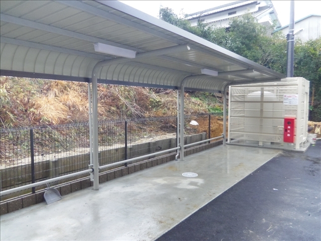 拡大写真:向山ヒルズ 2階203の自転車置場