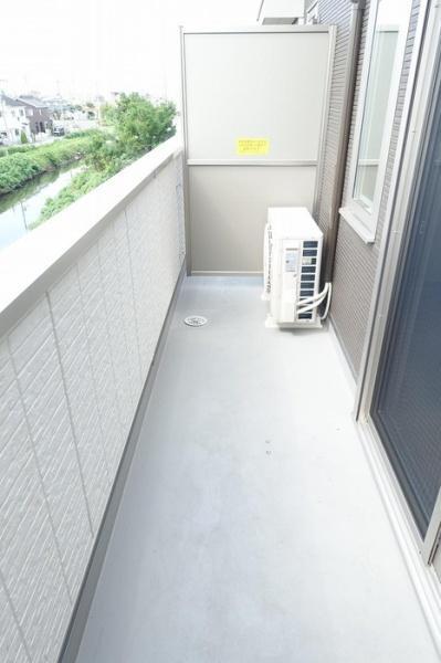 拡大写真:LuzLazoEsy 2階203のバルコニー