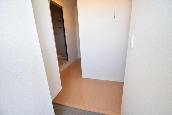 拡大写真:カサレリア2 2階203の玄関