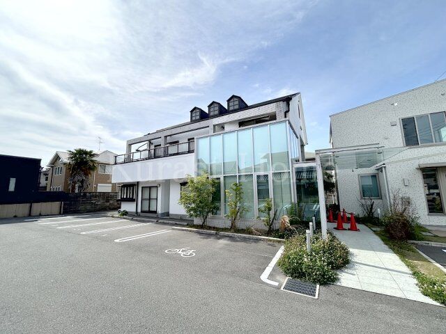 羽曳が丘4丁目クリニック跡テナントの外観