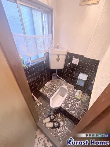 拡大写真:法善寺4丁目店舗住居 1階1のトイレ