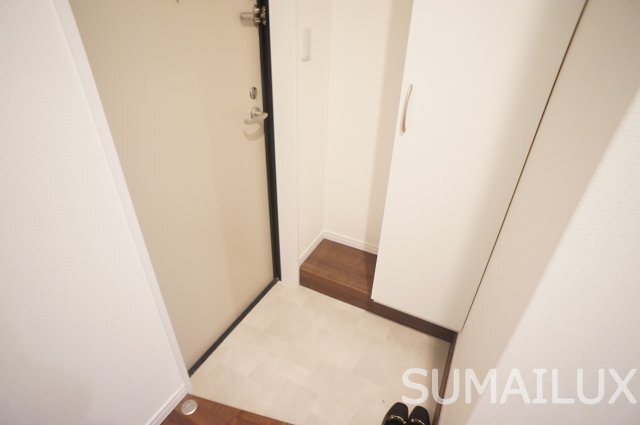 拡大写真:SunMark 京町本丁 2階202の玄関