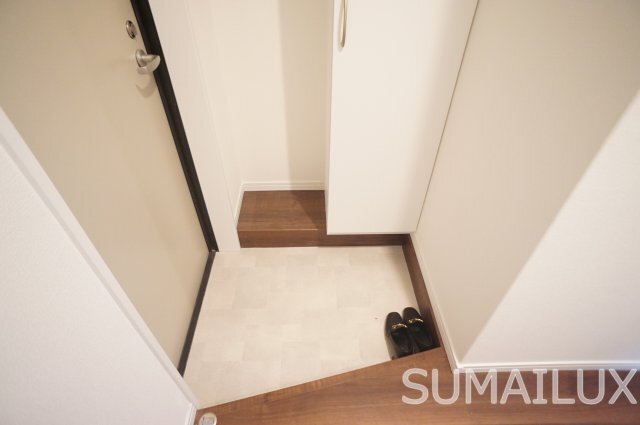 拡大写真:SunMark 京町本丁 2階202の玄関