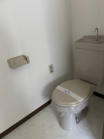拡大写真:熊本市南区合志2丁目 2階202のトイレ