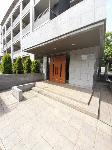拡大写真:Sol Levante 国府 4階401の毎日通るエントランスはこのようになっています