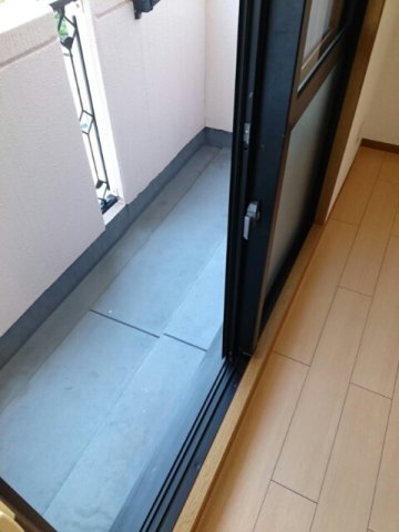 拡大写真:プレジデンシャル白山 4階402の開放的で明るい空間を演出してくれるバルコニーです