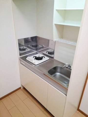 拡大写真:プレジデンシャル白山 4階402のきれいなキッチンです