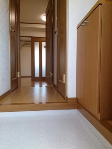 拡大写真:プレジデンシャル白山 4階402の玄関です