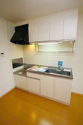 拡大写真:プリムローズ Ⅰ 2階202のお料理しやすいキッチンです