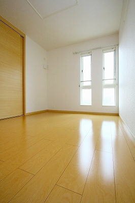 拡大写真:プリムローズ Ⅰ 2階202の過ごしやすい室内です