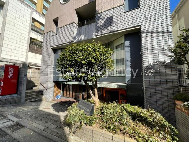 拡大写真:港区西麻布3丁目 2階2の外観