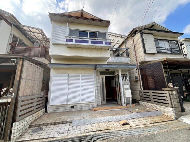 魚住町西岡貸家の外観