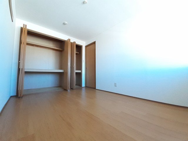 拡大写真:グリーンコーポラスA 2階201のたっぷりとした収納スペースです