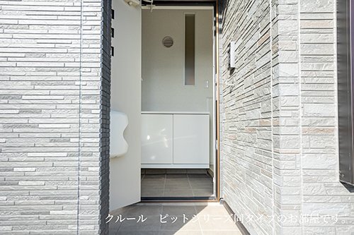 拡大写真:モンレーヴみのり 1階102のゆったりとした玄関です