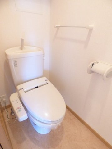 拡大写真:ウエストコートⅡ番館 2階202のトイレです