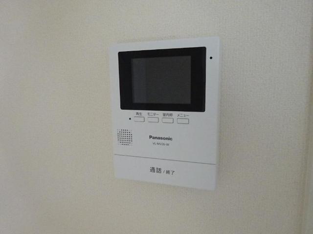 拡大写真:オーヴェスト アカシ 2階203のカメラ付インターホン