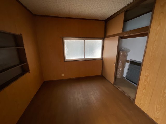 拡大写真:魚住町西岡貸家 1の洋室
