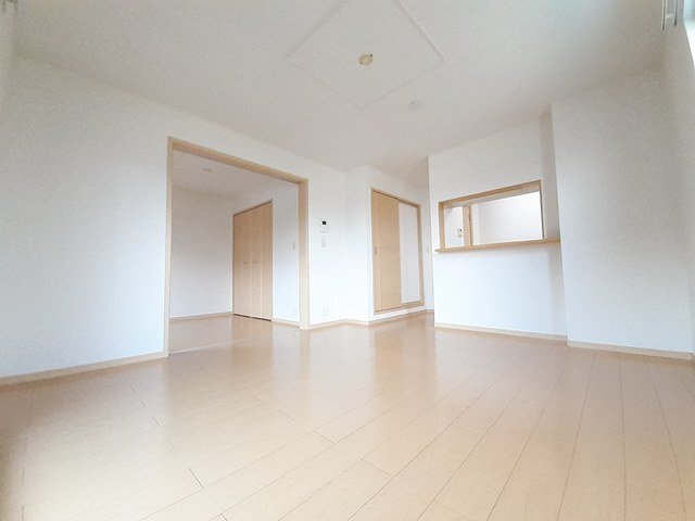 拡大写真:ヴィオラ壱番館A 2階201の使いやすい居間です
