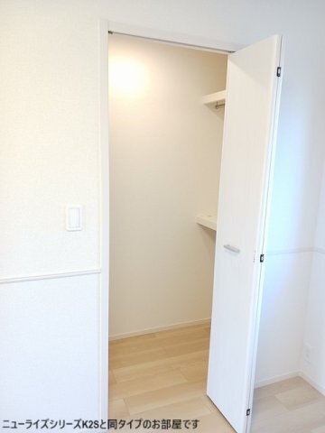 拡大写真:プロスペリテⅤ B棟 1階104のこまごまとしたものを収納できそうですね