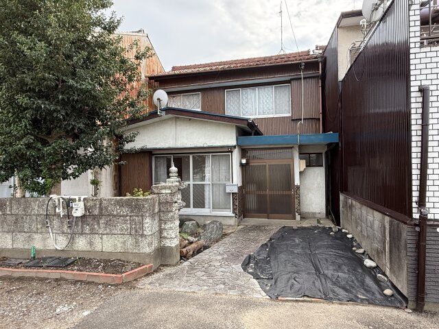 拡大写真:岐阜市鷺山貸家 1階1の駐車場です