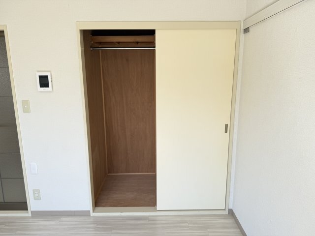 拡大写真:グランステーション大垣 2階206の十分な収納スペースがあります