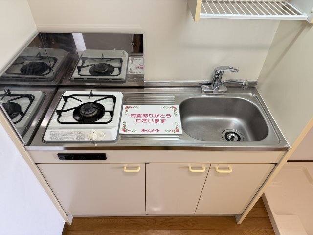 拡大写真：グレートマンションＡＭ 3階302のキッチンでお料理をお楽しみください