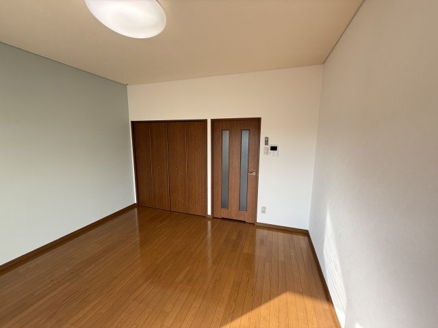 拡大写真：グレートマンションＡＭ 3階302の明るい室内です