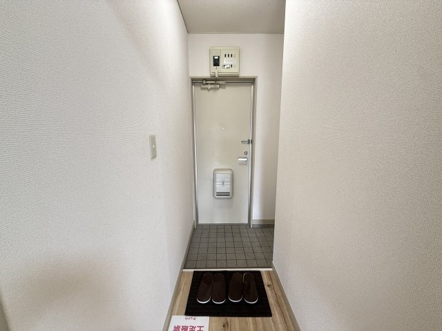 拡大写真:アメニティパークA 2階201のシンプルで使いやすい玄関です