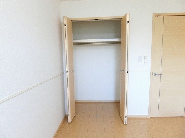拡大写真:アルバーダ 1階102の収納豊富です