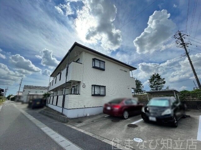 拡大写真:ドミネンス曲尺手 1階103の建物外観