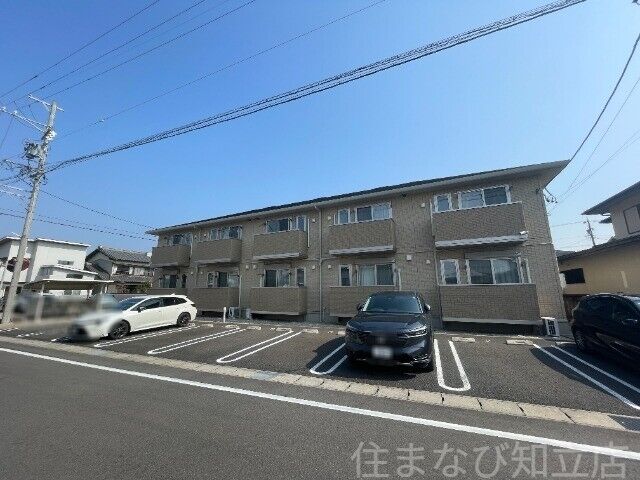 エテルニタ富士松駅の外観