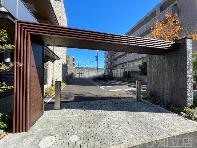 拡大写真:HIGH LINE PARK(ハイラインパーク) A棟 4階A402の敷地内・建物