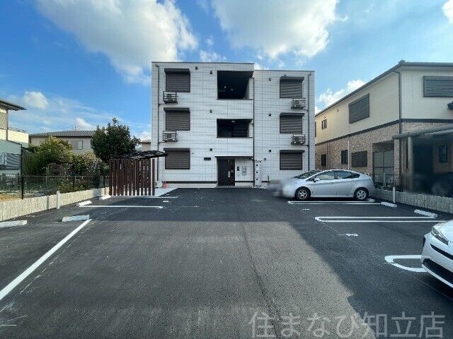 拡大写真:D-avance二本木新町 3階301の建物外観