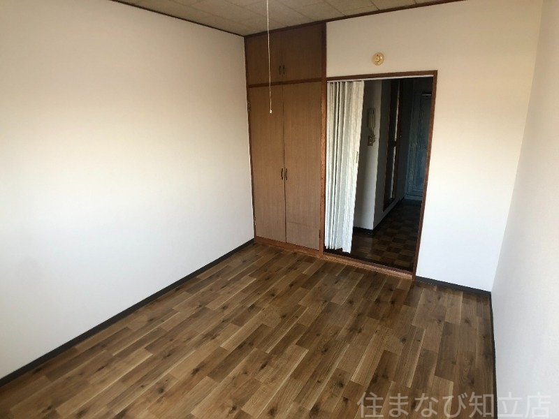 拡大写真:刈谷マンション 2階204の同型・反転タイプ
