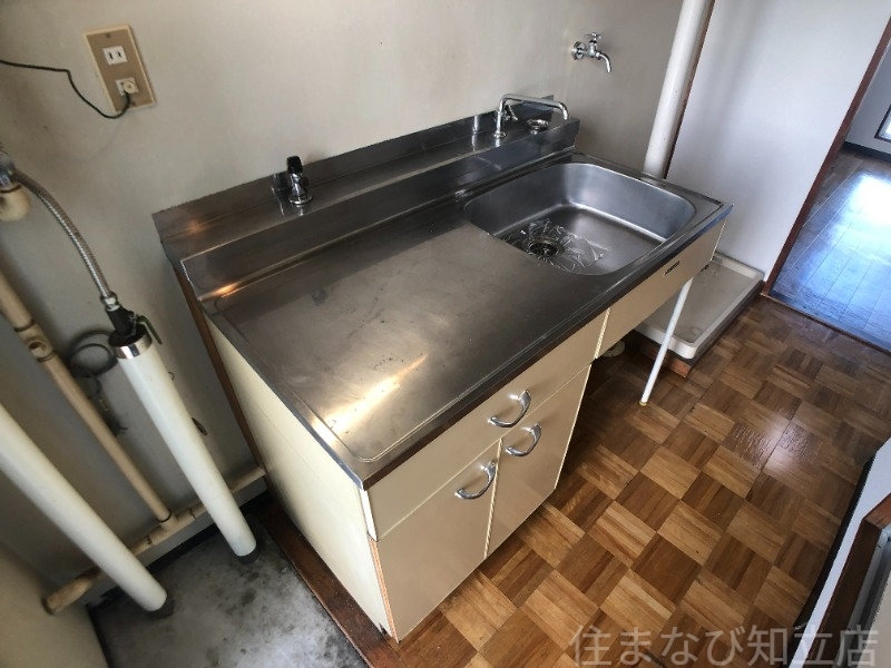 拡大写真:刈谷マンション 2階204の同型・反転タイプ