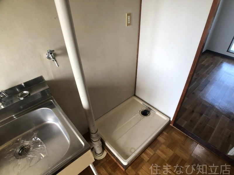 拡大写真:刈谷マンション 2階204の同型・反転タイプ