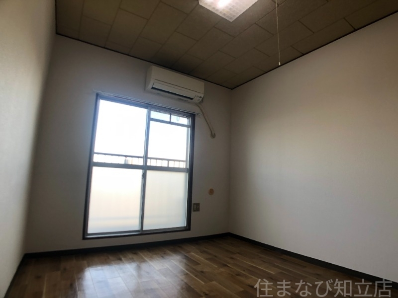 拡大写真:刈谷マンション 2階204の同型・反転タイプ
