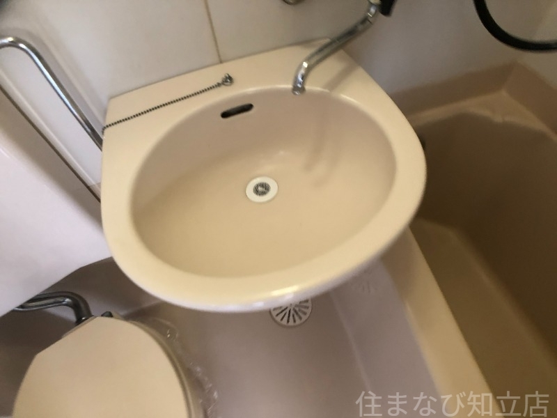 拡大写真:刈谷マンション 2階204の同型・反転タイプ