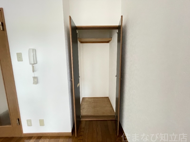 拡大写真:テルミーヌシャンブル 1階106の収納