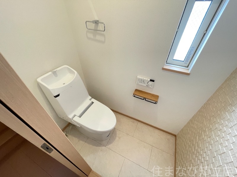 拡大写真:昭和町戸建 1階1のトイレ