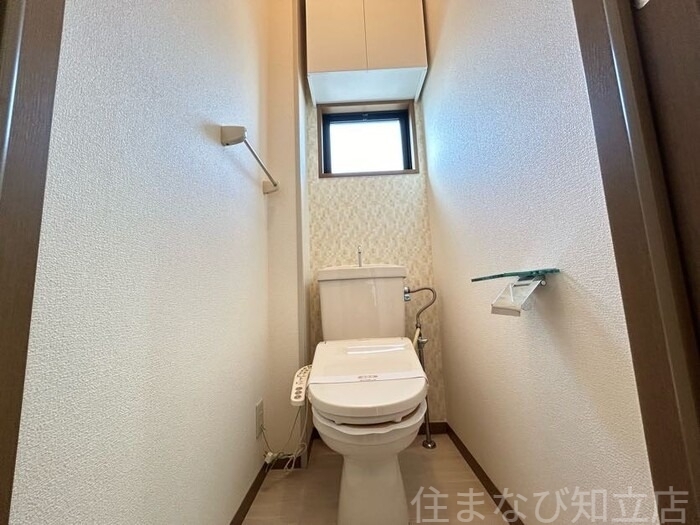 拡大写真:ハイカムールあすか B 1階102のトイレ