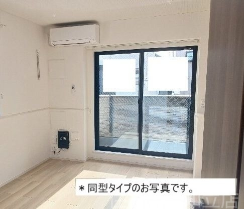 拡大写真:エスポワール池浦 2階202の居室・リビング
