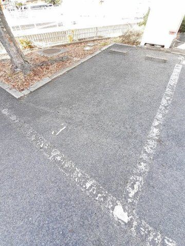 拡大写真:パルテールⅠ 3階303の駐車場があります
