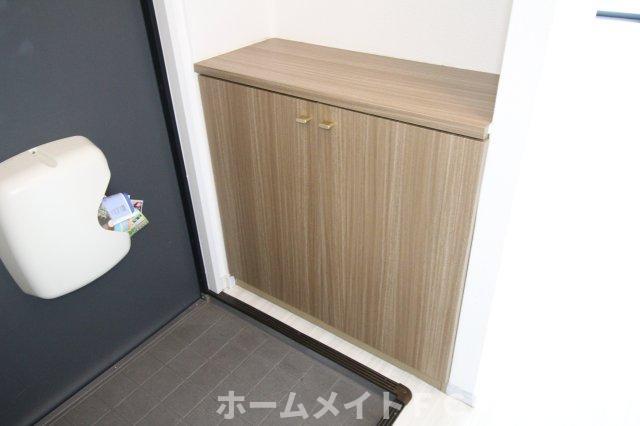 拡大写真:岡山市中区湊 2階202の玄関