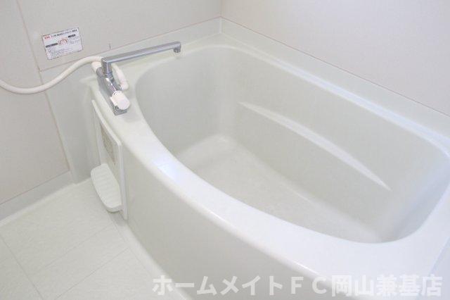 拡大写真:岡山市中区湊 2階202の風呂