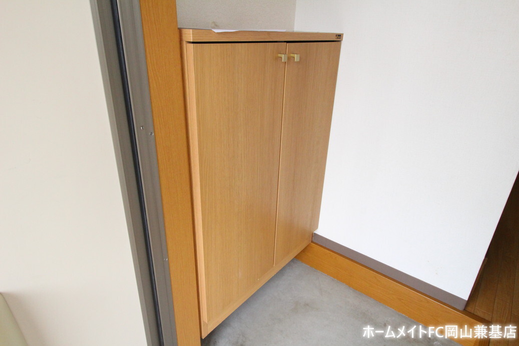 拡大写真:センターフィールド湊 1階3の玄関