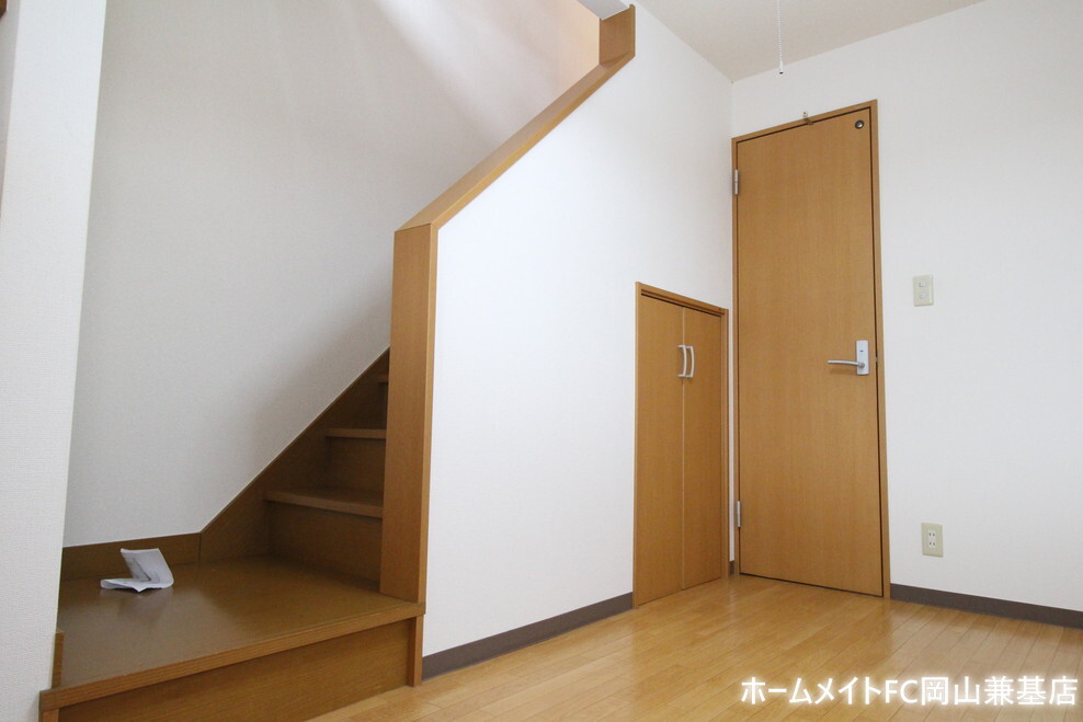 拡大写真:センターフィールド湊 1階3の収納